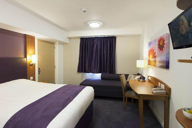 Premier Inn Lichfield North East المظهر الخارجي الصورة